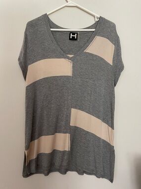 H by bordeaux Gray and Light Pink Striped V-Neck Short Sleeve Top